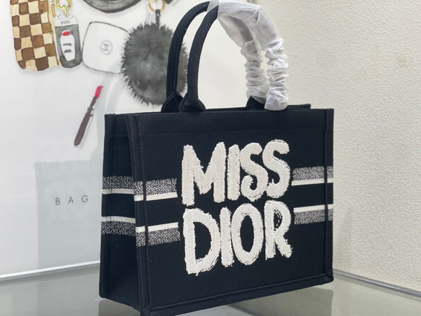 Miss tote